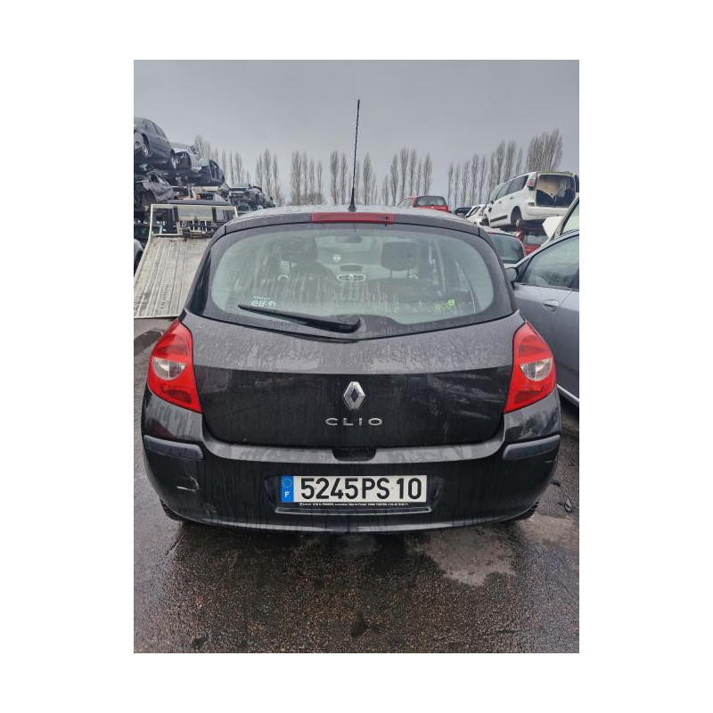 Platine feu arriere droit RENAULT CLIO 3 PHASE 1 d’occasion