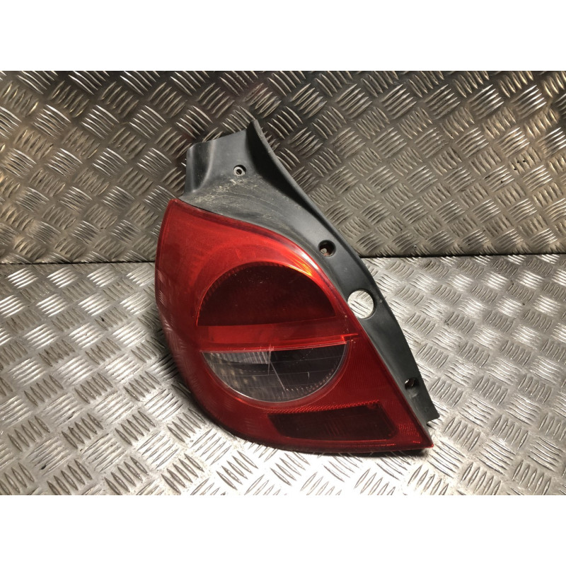 Feu arriere principal gauche (feux) RENAULT CLIO 3 PHASE 1 d’occasion