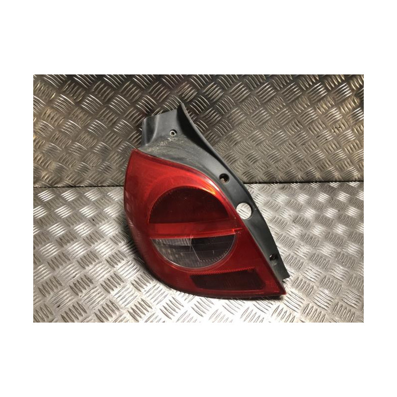Feu arriere principal gauche (feux) RENAULT CLIO 3 PHASE 1 d’occasion