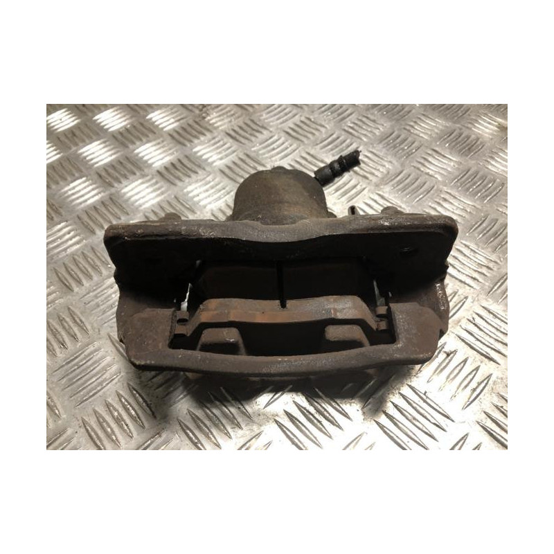 Etrier avant droit (freinage) HONDA CIVIC 8 PHASE 2 d’occasion