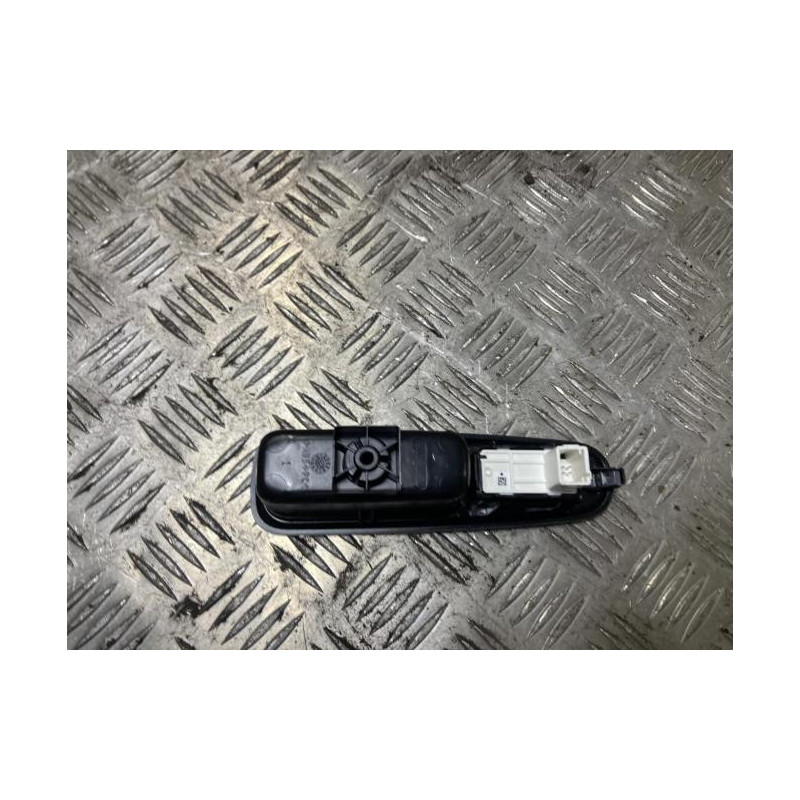 Interrupteur de leve vitre arriere droit CITROEN C3 3 PHASE 1 d’occasion