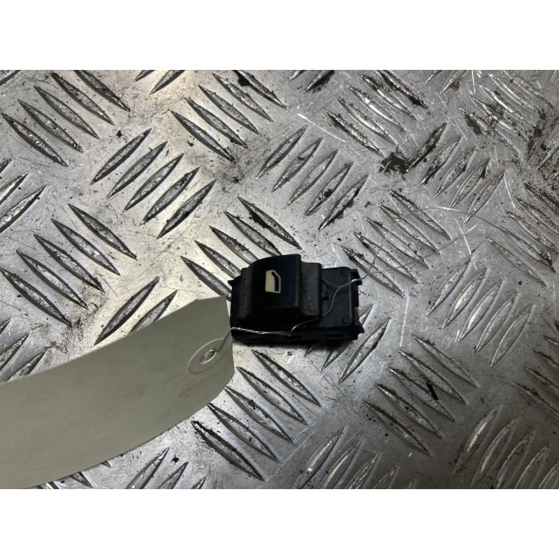 Interrupteur de leve vitre arriere gauche PEUGEOT 3008 1 PHASE 1 d’occasion