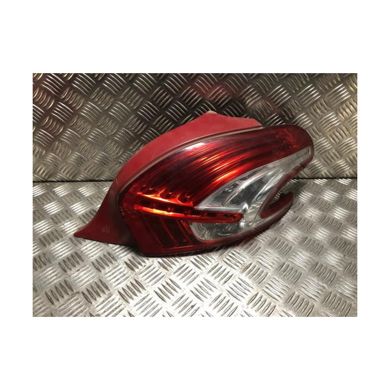 Feu arriere principal droit (feux) PEUGEOT 208 1 PHASE 1 d’occasion