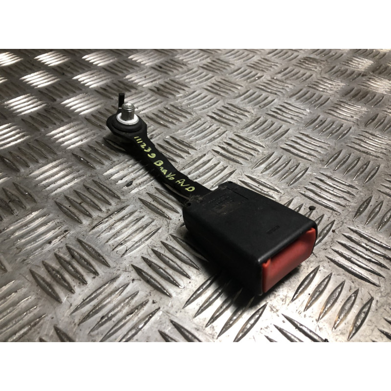 Attache ceinture avant droit FIAT BRAVO 2 d’occasion