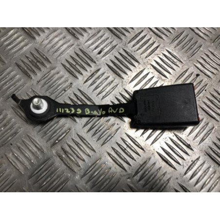 Attache ceinture avant droit FIAT BRAVO 2 d’occasion