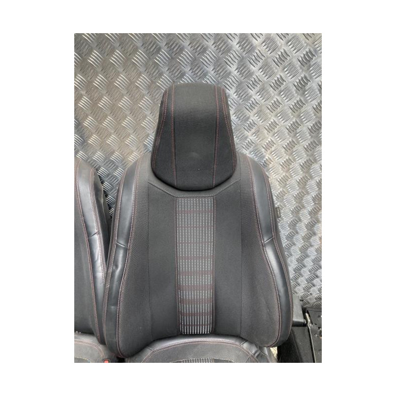 Interieur complet PEUGEOT 308 2 SW PHASE 1 BREAK d’occasion