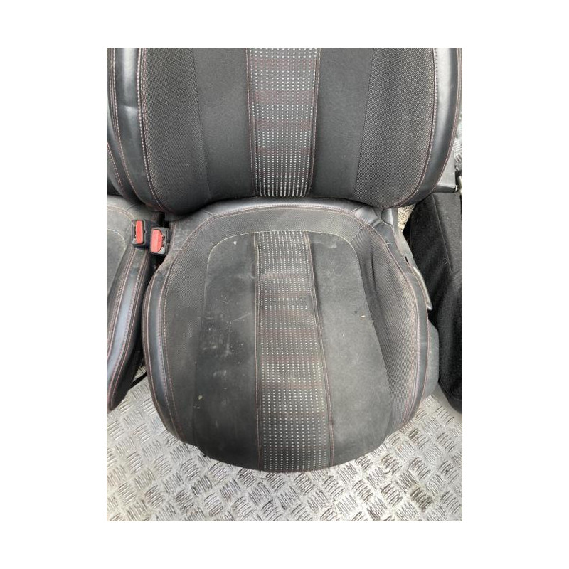 Interieur complet PEUGEOT 308 2 SW PHASE 1 BREAK d’occasion