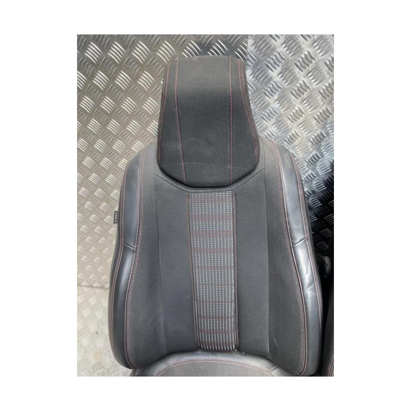 Interieur complet PEUGEOT 308 2 SW PHASE 1 BREAK d’occasion