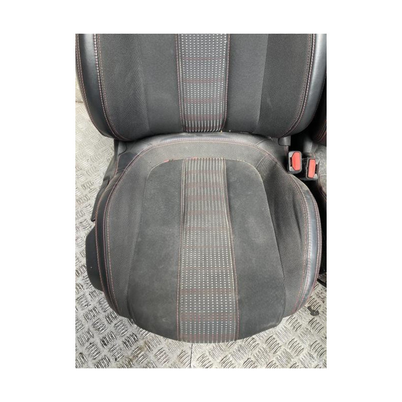 Interieur complet PEUGEOT 308 2 SW PHASE 1 BREAK d’occasion