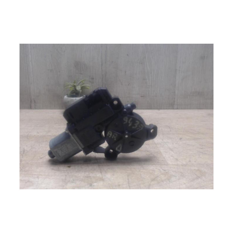 Moteur leve vitre arriere droit VOLKSWAGEN POLO 5 PHASE 2 d’occasion