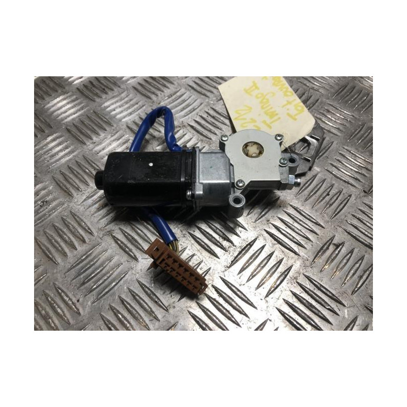 Moteur toit ouvrant RENAULT TWINGO 2 PHASE 2 d’occasion