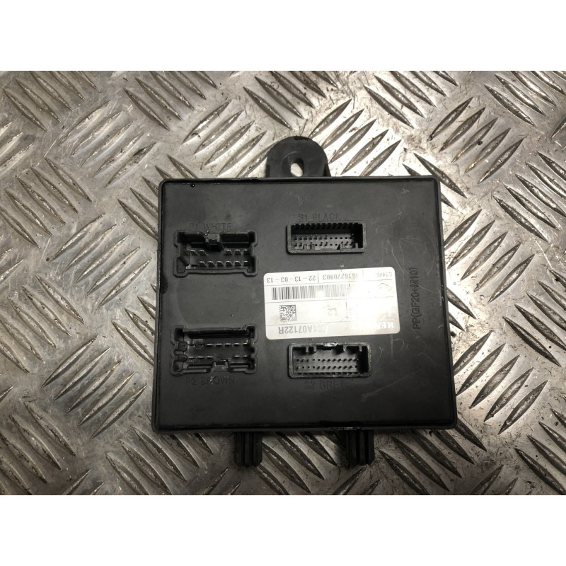 Boitier confort RENAULT CLIO 4 PHASE 1 d’occasion