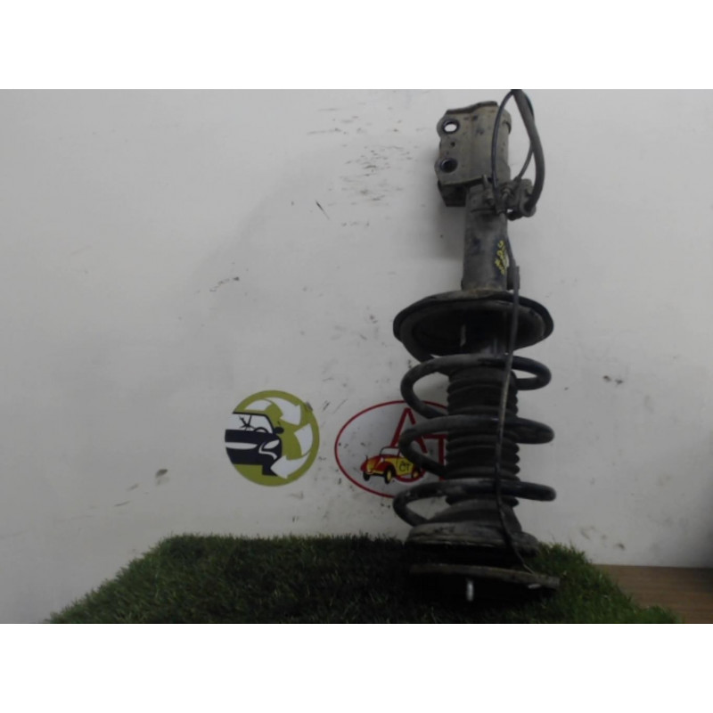 Amortisseur avant gauche TOYOTA COROLLA VERSO II PHASE 1 d’occasion