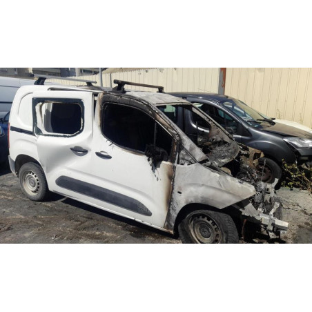 Pare choc arriere PEUGEOT PARTNER 3 PHASE 1 d’occasion