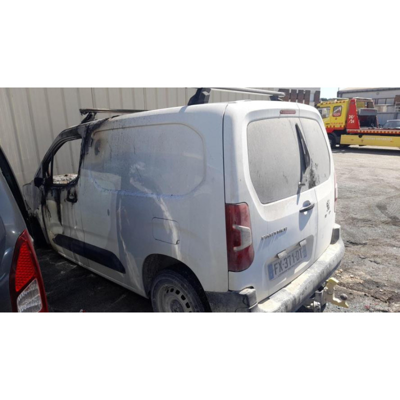 Pare choc arriere PEUGEOT PARTNER 3 PHASE 1 d’occasion