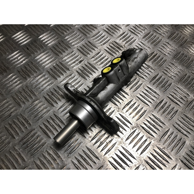 Maitre cylindre (freinage) RENAULT TRAFIC 3 COURT PHASE 1 d’occasion