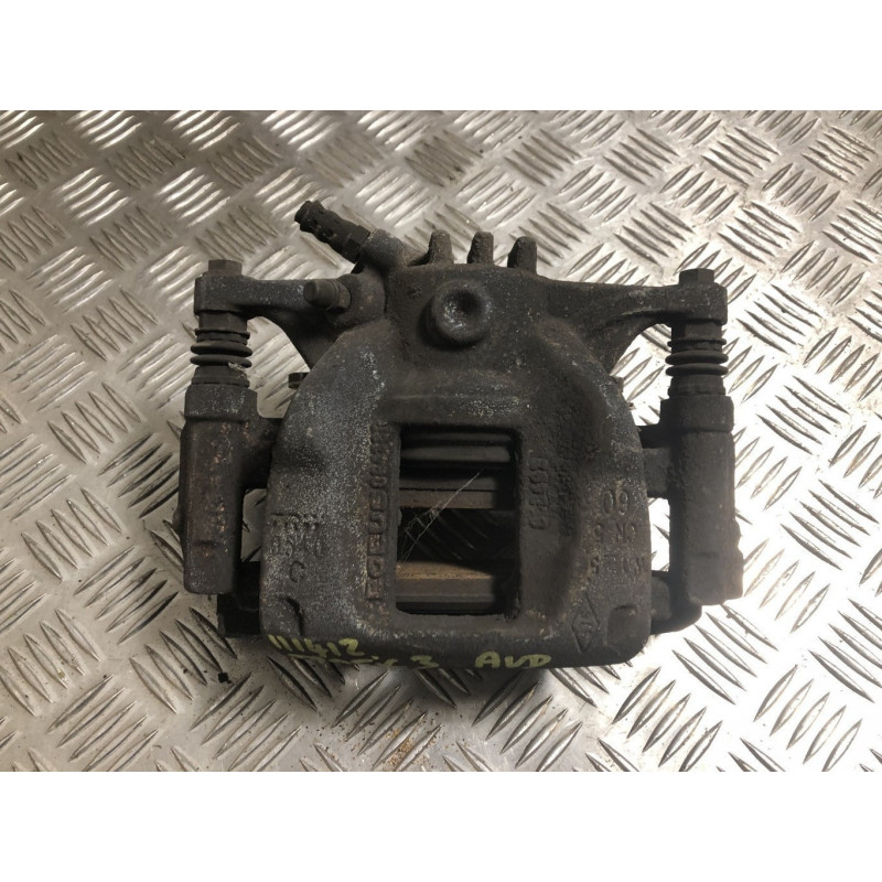 Etrier avant droit (freinage) RENAULT TRAFIC 3 COURT PHASE 1 d’occasion