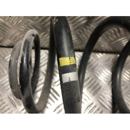 Ressort de suspension arriere RENAULT TRAFIC 3 COURT PHASE 1 d’occasion