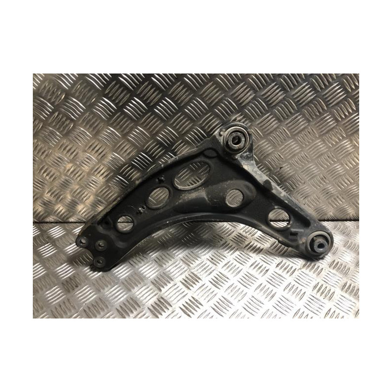 Triangle avant droit RENAULT TRAFIC 3 COURT PHASE 1 d’occasion