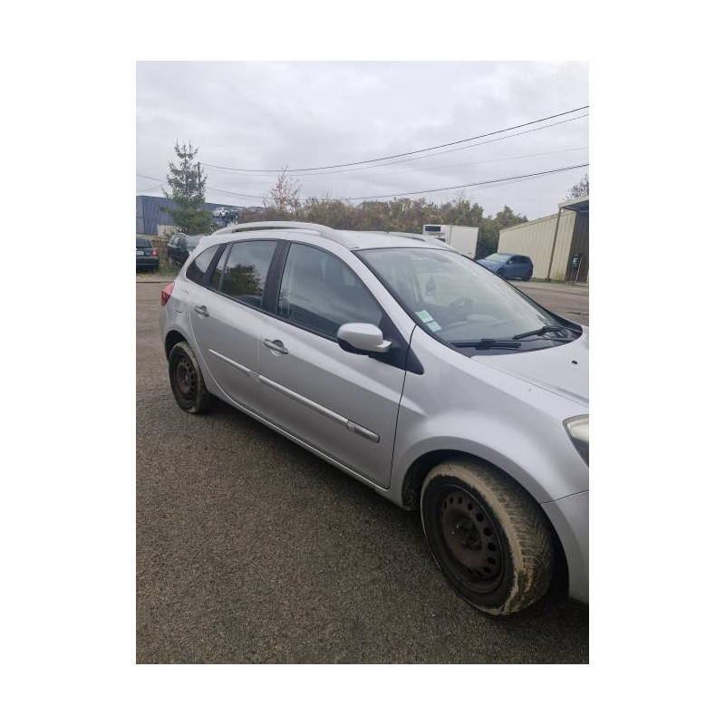 Anti brouillard droit (feux) RENAULT CLIO 3 PHASE 1 BREAK d’occasion