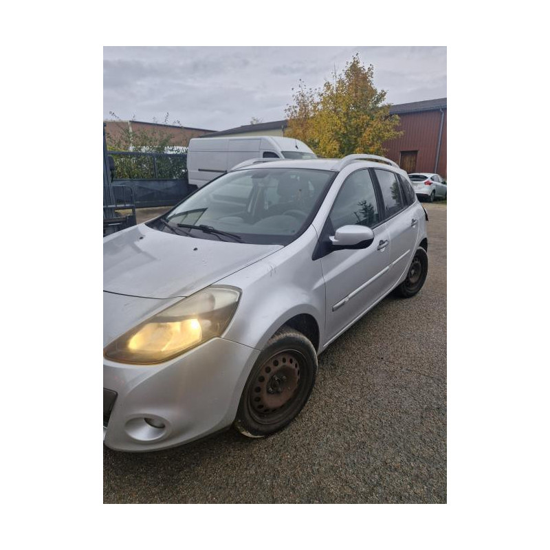 Anti brouillard droit (feux) RENAULT CLIO 3 PHASE 1 BREAK d’occasion