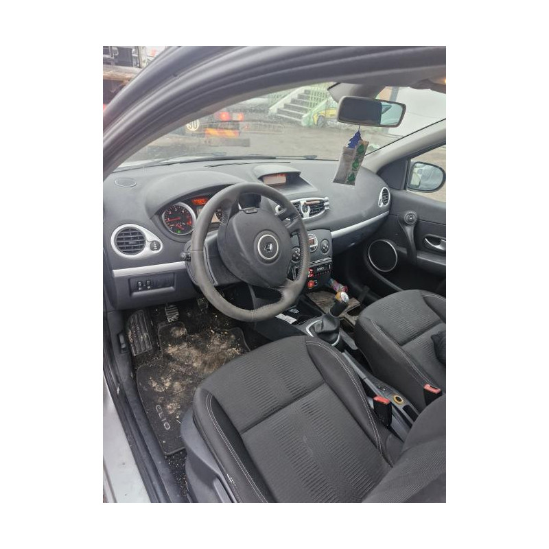 Anti brouillard droit (feux) RENAULT CLIO 3 PHASE 1 BREAK d’occasion