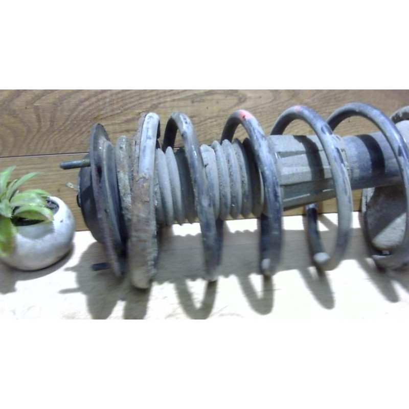 Amortisseur avant droit PEUGEOT 309 PHASE 1 d’occasion