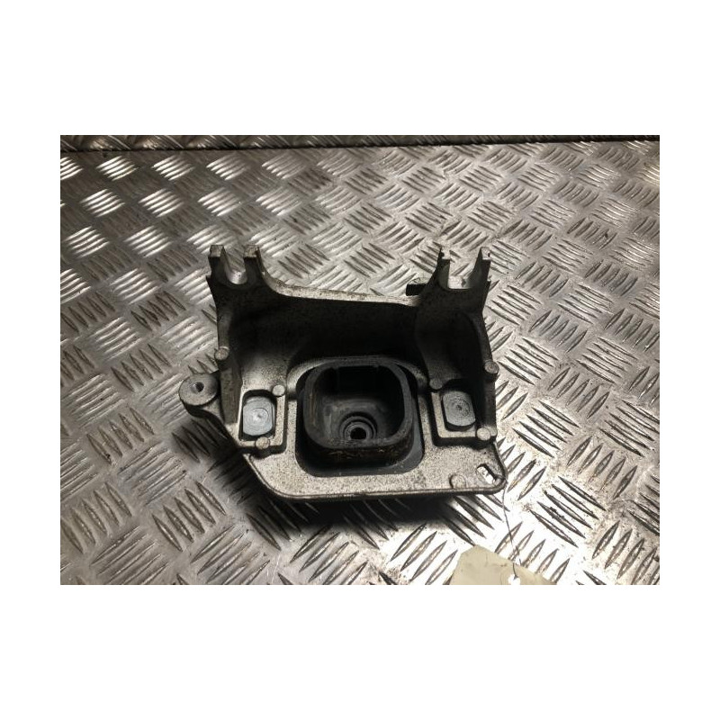 Support moteur gauche RENAULT TRAFIC 3 COURT PHASE 1 d’occasion