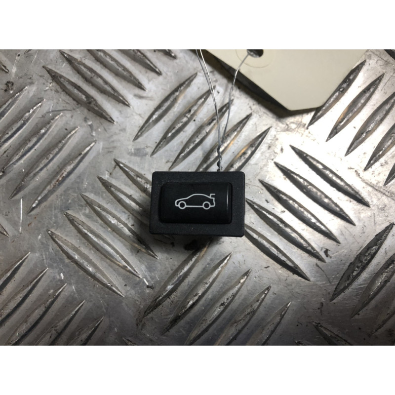 Bouton de coffre BMW SERIE 4 F36 GRAN COUPE PHASE 1 d’occasion