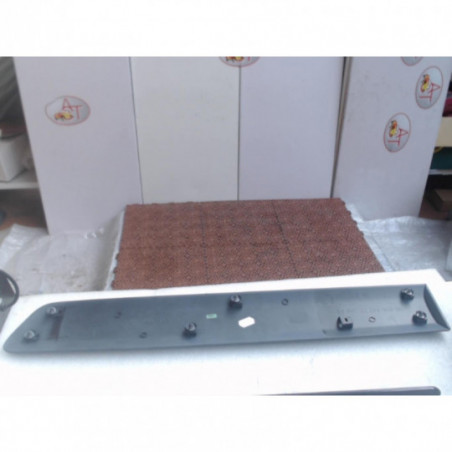 Moulure de pare choc arriere PEUGEOT  d’occasion