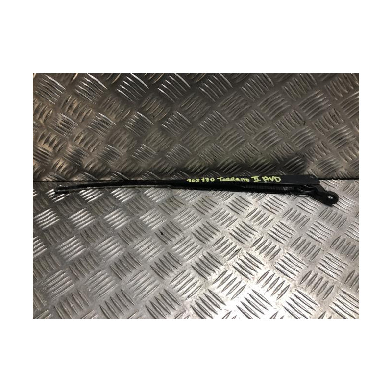 Bras essuie glace avant droit NISSAN TERRANO 2 PHASE 4 d’occasion
