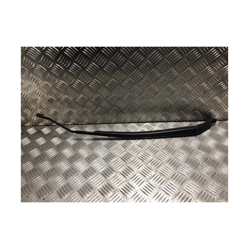 Bras essuie glace avant droit TOYOTA YARIS 4 d’occasion