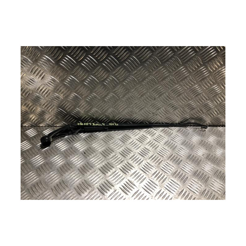 Bras essuie glace avant gauche TOYOTA YARIS 4 d’occasion