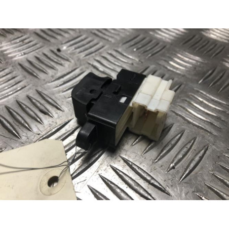 Interrupteur de leve vitre avant droit SUZUKI SWIFT 5 d’occasion