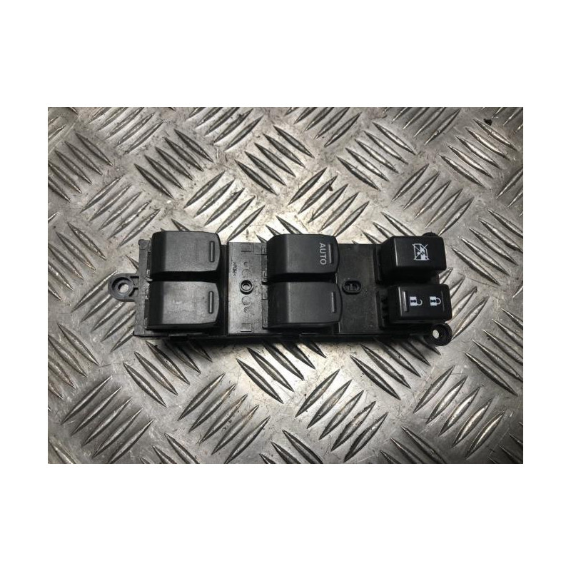 Interrupteur de leve vitre avant gauche SUZUKI SWIFT 5 d’occasion
