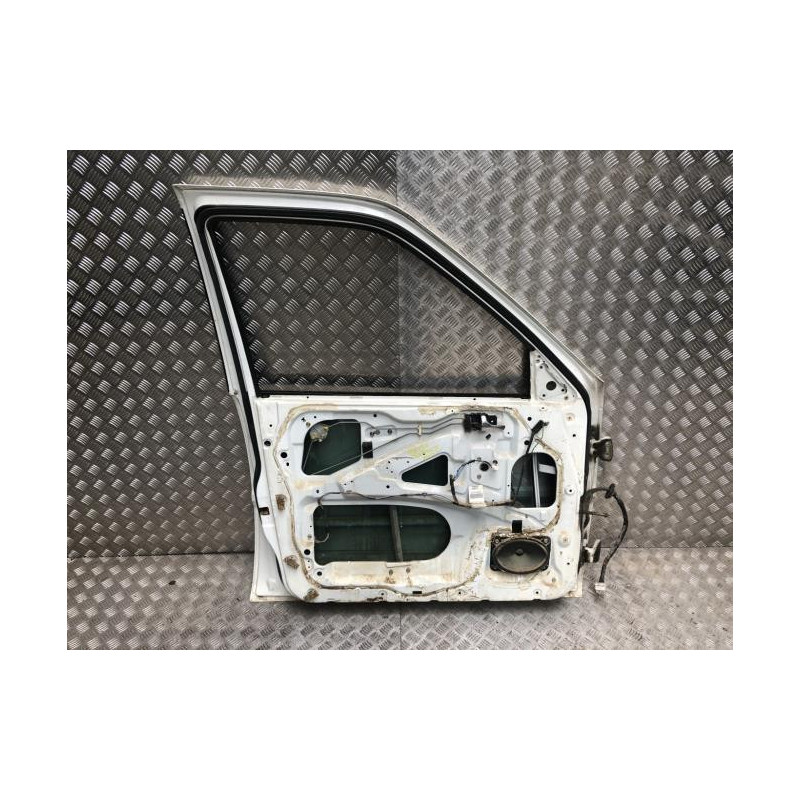 Porte avant gauche NISSAN TERRANO 2 PHASE 4 d’occasion