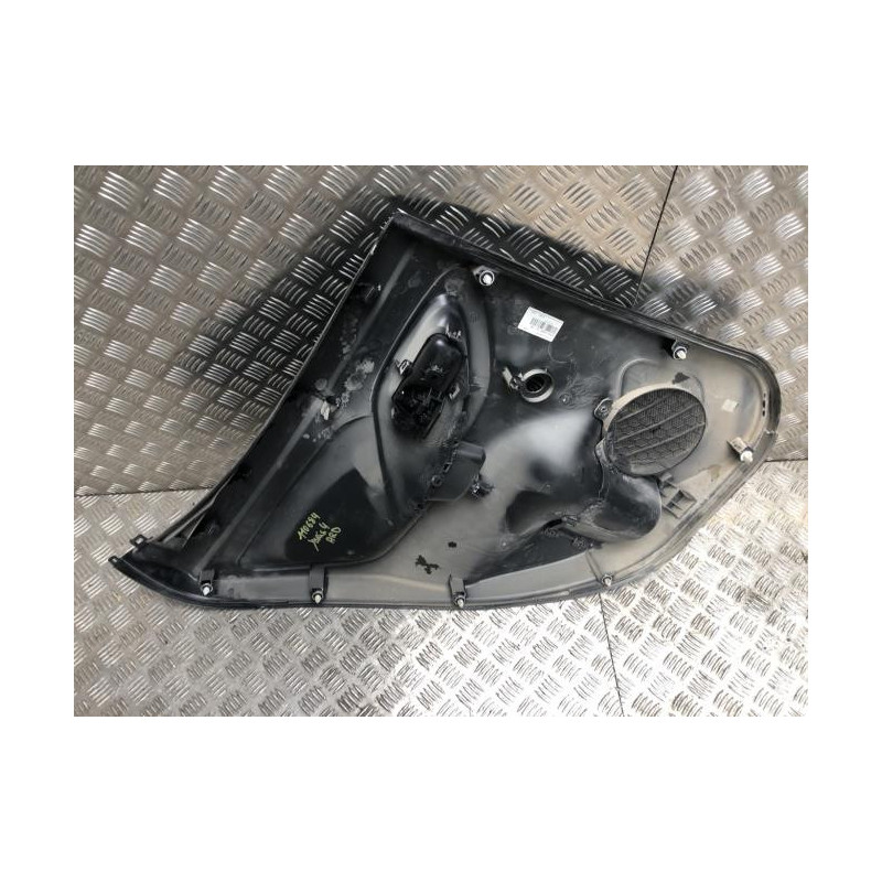 Panneau de porte arriere droit TOYOTA YARIS 4 d’occasion