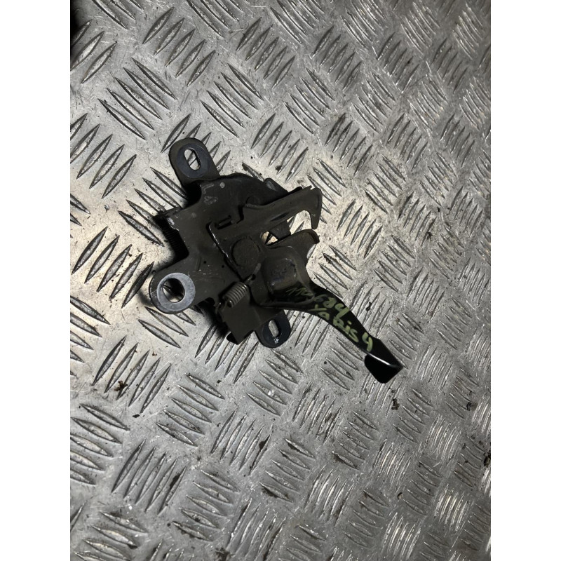 Serrure de capot TOYOTA YARIS 4 d’occasion