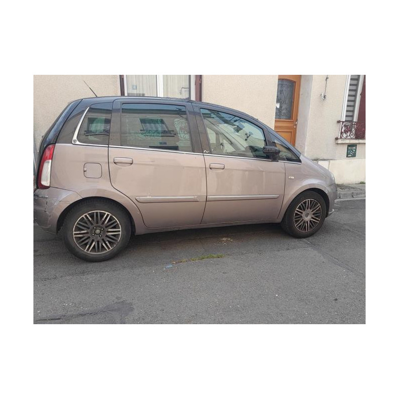 Anti brouillard droit (feux) LANCIA MUSA PHASE 2 d’occasion