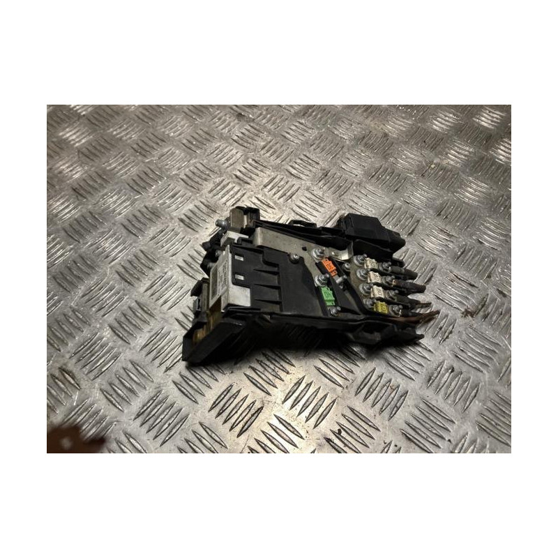 Porte fusible PEUGEOT 3008 1 PHASE 1 d’occasion
