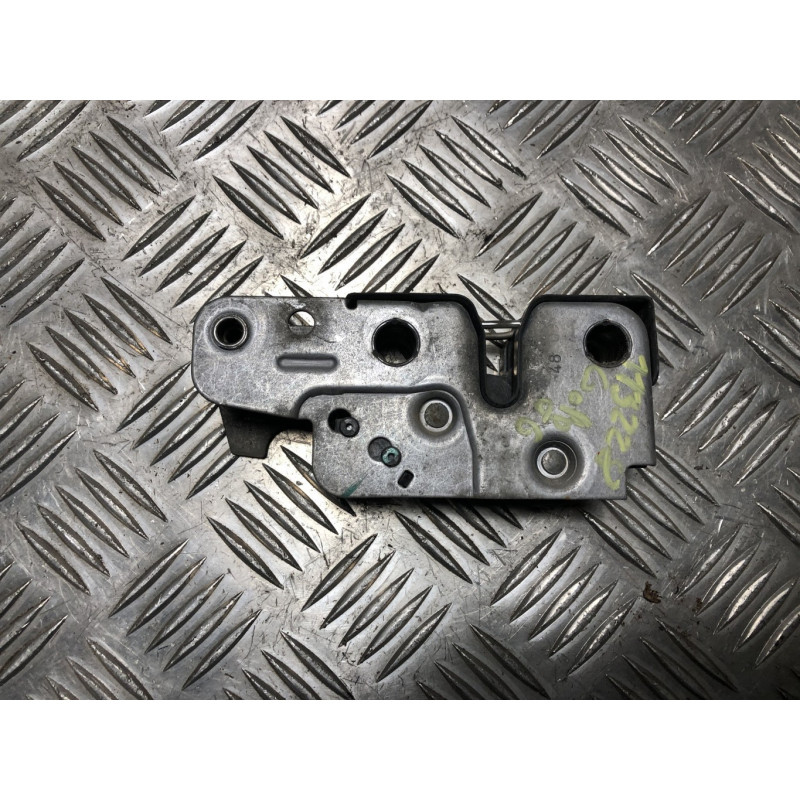 Serrure de capot VOLKSWAGEN GOLF 6 d’occasion