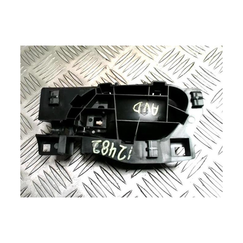 Poignee interieur avant droit CITROEN BERLINGO 2 PHASE 1 d’occasion