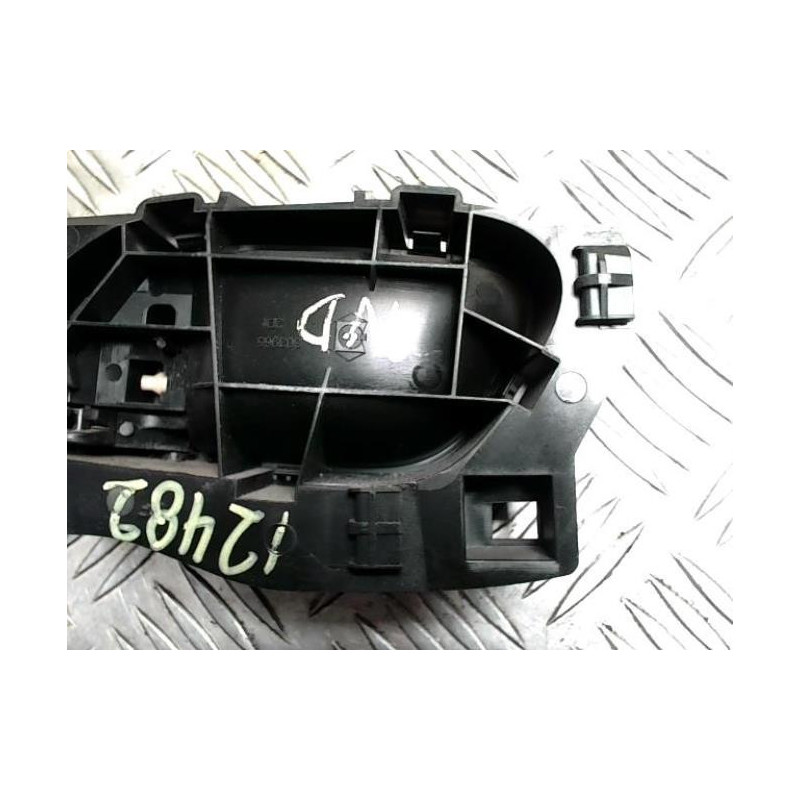 Poignee interieur avant droit CITROEN BERLINGO 2 PHASE 1 d’occasion