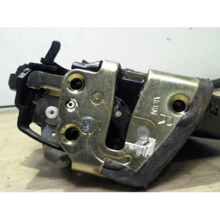 Serrure arriere droit TOYOTA AVENSIS 2 PHASE 1 d’occasion