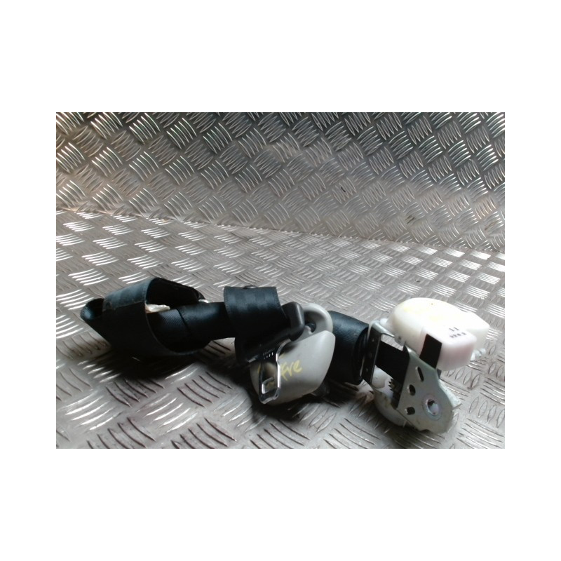 Ceinture arriere droit TOYOTA COROLLA VERSO 2 PHASE 1 d’occasion