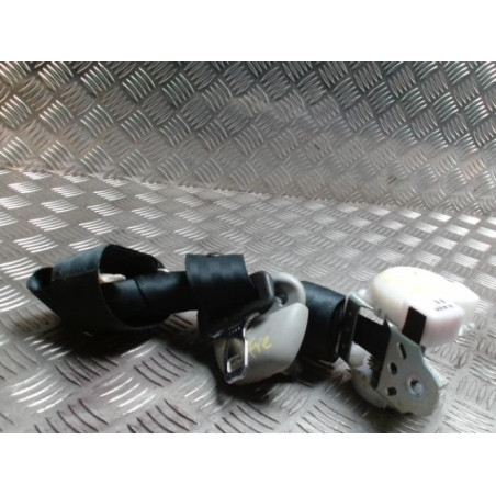 Ceinture arriere droit TOYOTA COROLLA VERSO 2 PHASE 1 d’occasion