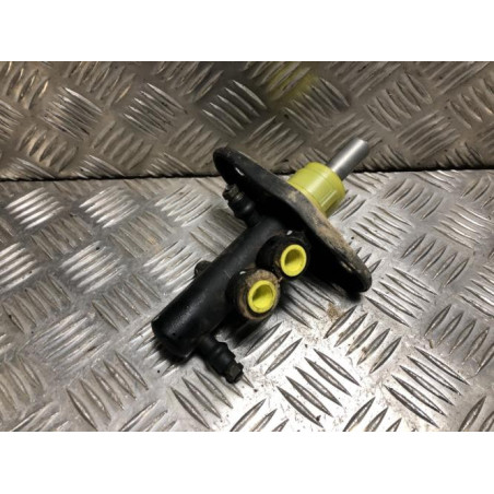 Maitre cylindre (freinage) NISSAN TERRANO 2 PHASE 4 d’occasion