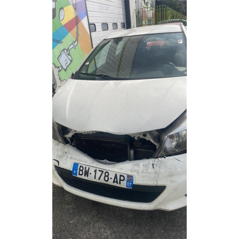 Poignee porte arriere droit TOYOTA YARIS 3 PHASE 1 d’occasion