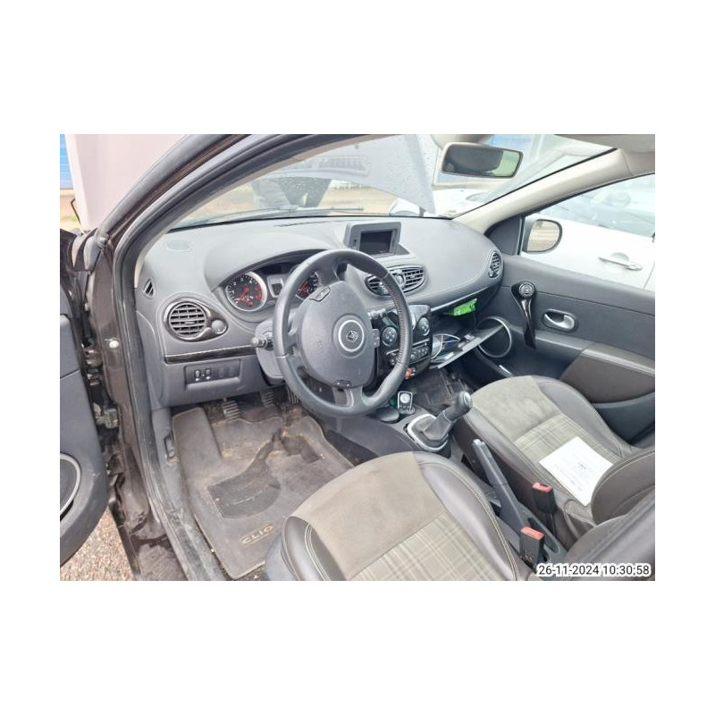 Moyeu arriere droit RENAULT CLIO 3 PHASE 2 d’occasion