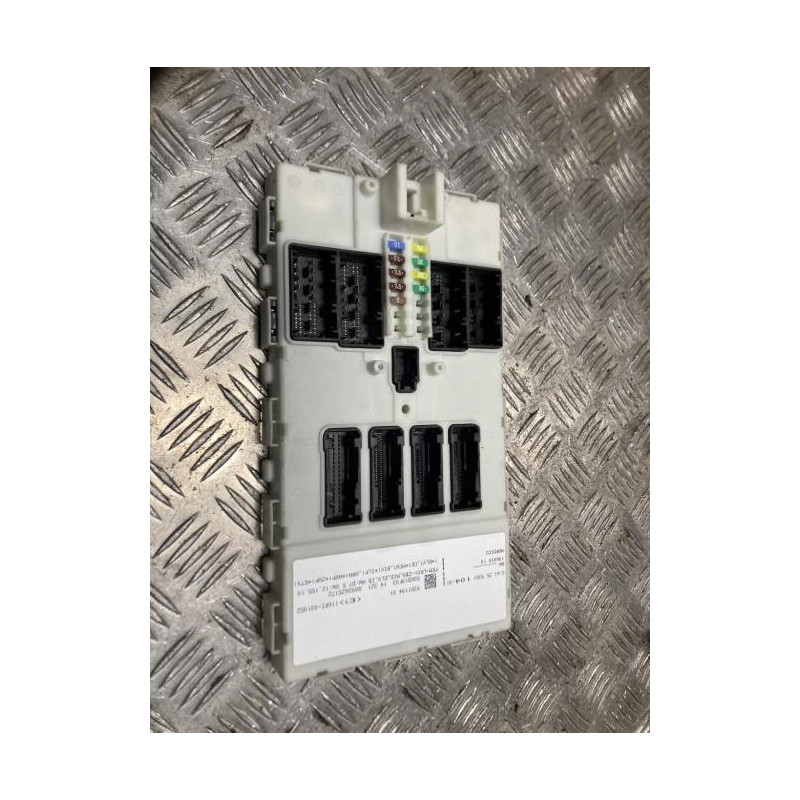 Porte fusible BMW SERIE 1 F20 PHASE 1 d’occasion